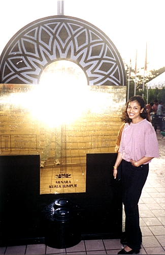 aruna kl tower.jpg (112699 bytes)
